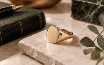 Anello chevalier: significato, storia e come indossarlo